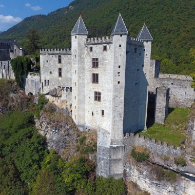 Conférence « Protéger, résider, paraître : archéologie des châteaux des Alpes du nord (1970-2025) »